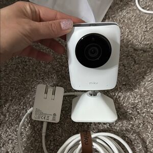 Miku White Smart Baby Monitor